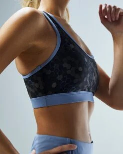 TYR Durafast Elite® Women's Lyn Racerback - Carbon Hex 16 TYR Durafast Elite® Women's Lyn Racerback - Carbon Hex -Tyr BLFCHX7A 001 alt09