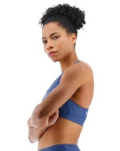 TYR Women's Reilly Top - Solid -Tyr BRESO7A 139 alt04