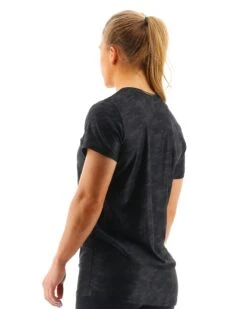 TYR Airtec™ Women's Short Sleeve Tee - Blackout Camo 13 TYR Airtec™ Women's Short Sleeve Tee - Blackout Camo -Tyr FPTBC3A 001 alt04