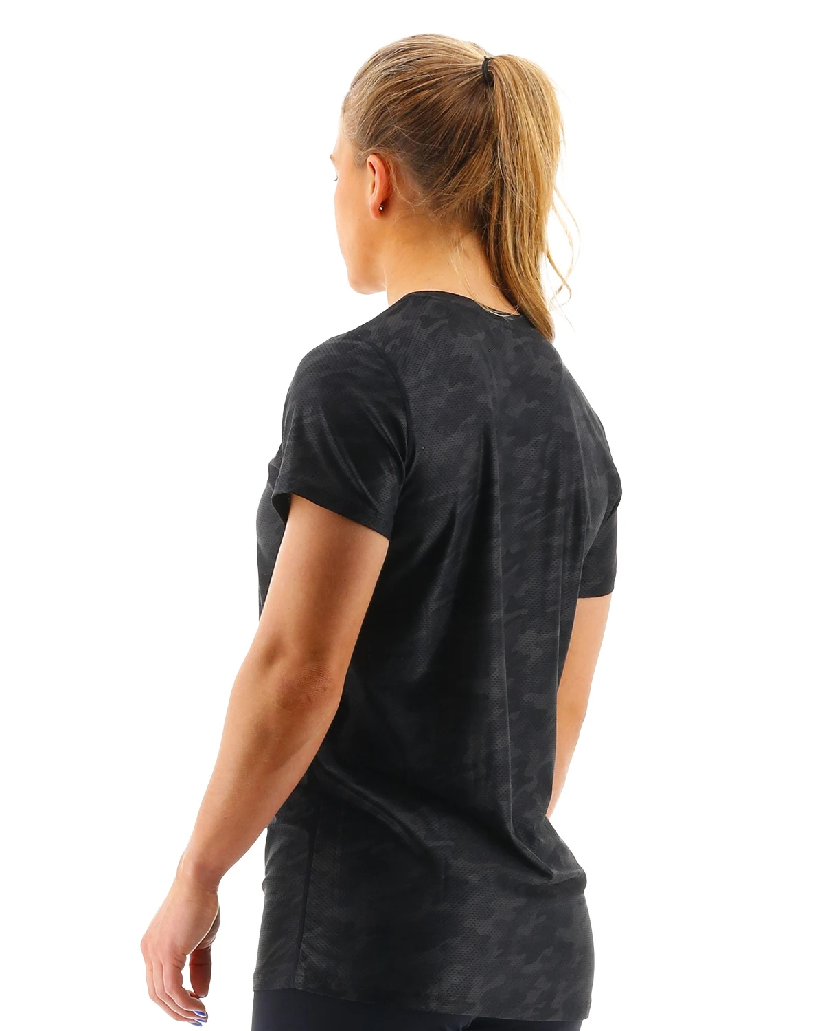 TYR Airtec™ Women's Short Sleeve Tee - Blackout Camo 4 TYR Airtec™ Women's Short Sleeve Tee - Blackout Camo - Image 4