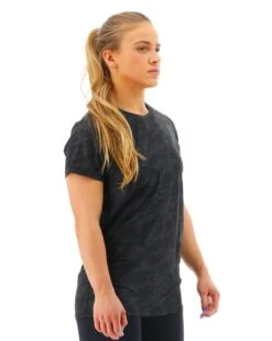 TYR Airtec™ Women's Short Sleeve Tee - Blackout Camo 15 TYR Airtec™ Women's Short Sleeve Tee - Blackout Camo -Tyr FPTBC3A 001 alt06