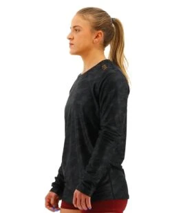 TYR Airtec™ Women's Long Sleeve Tee - Blackout Camo 12 TYR Airtec™ Women's Long Sleeve Tee - Blackout Camo -Tyr FPTLBC3A 001 alt03