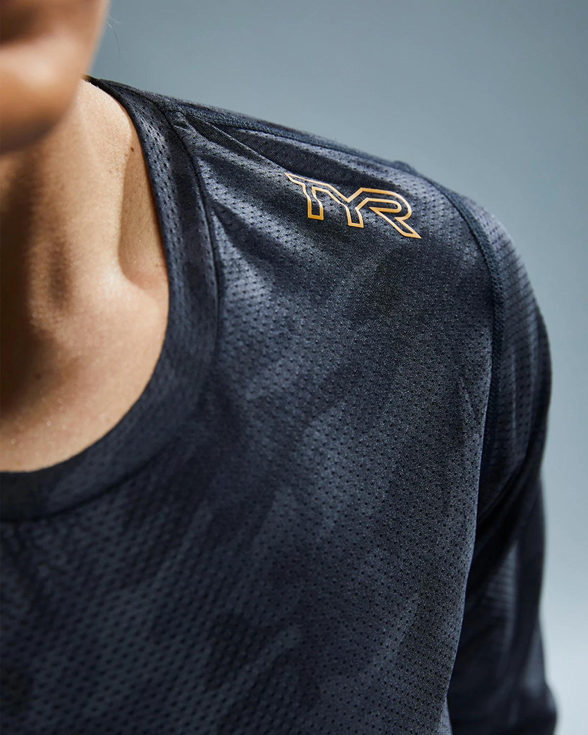 TYR Airtec™ Women's Long Sleeve Tee - Blackout Camo 10 TYR Airtec™ Women's Long Sleeve Tee - Blackout Camo - Image 10