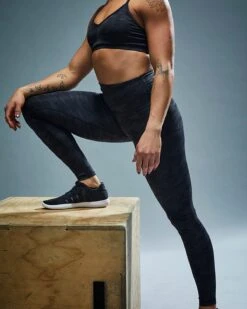 TYR Base Kinetic™ Women's High-Rise Full Length Leggings- Blackout Camo -Tyr FTFMRB3A 001 alt07