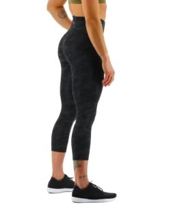 TYR Base Kinetic™ Women's High-Rise 3/4 Leggings - Blackout Camo -Tyr FTTMRB3A 001 alt05