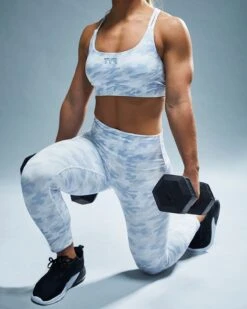 TYR Base Kinetic™ Women's High-Rise 3/4 Leggings - Whiteout Camo 17 TYR Base Kinetic™ Women's High-Rise 3/4 Leggings - Whiteout Camo -Tyr FTTMRW3A 100 alt08