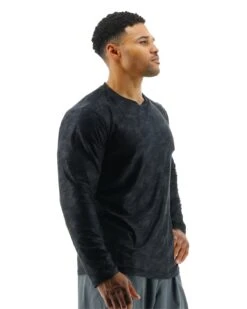 TYR Airtec™ Men's Long Sleeve Tee - Blackout Camo 15 TYR Airtec™ Men's Long Sleeve Tee - Blackout Camo -Tyr MPTLBC3A 001 alt06