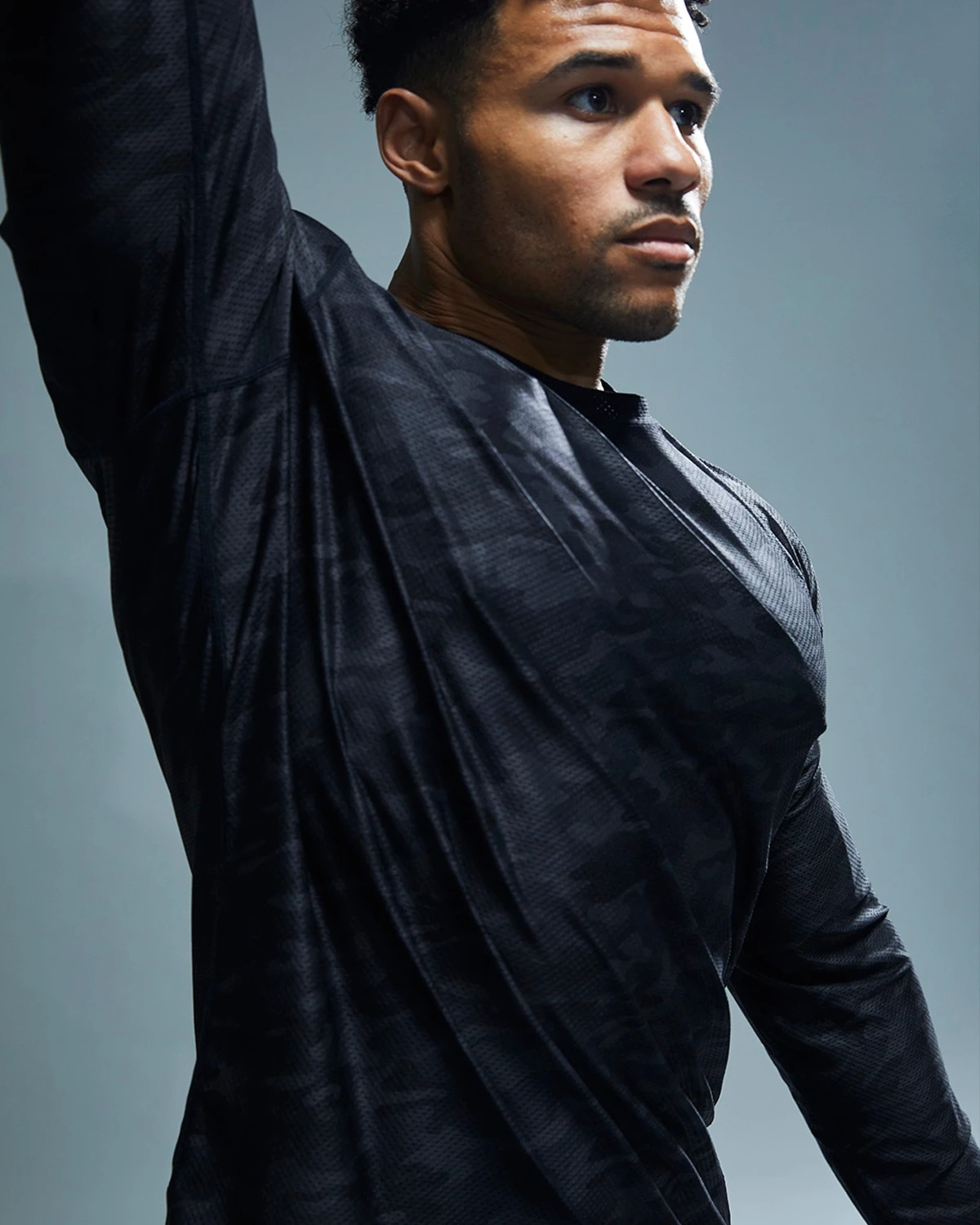 TYR Airtec™ Men's Long Sleeve Tee - Blackout Camo 8 TYR Airtec™ Men's Long Sleeve Tee - Blackout Camo - Image 8