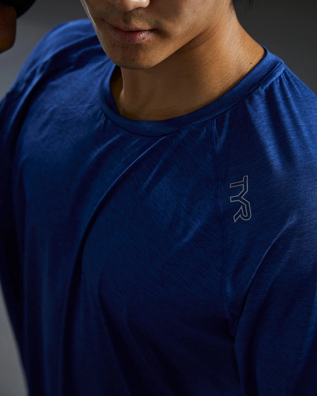 TYR ClimaDry™ Men's Raglan Long Sleeve Tech Tee - Solid / Heather 9 TYR ClimaDry™ Men's Raglan Long Sleeve Tech Tee - Solid / Heather - Image 9