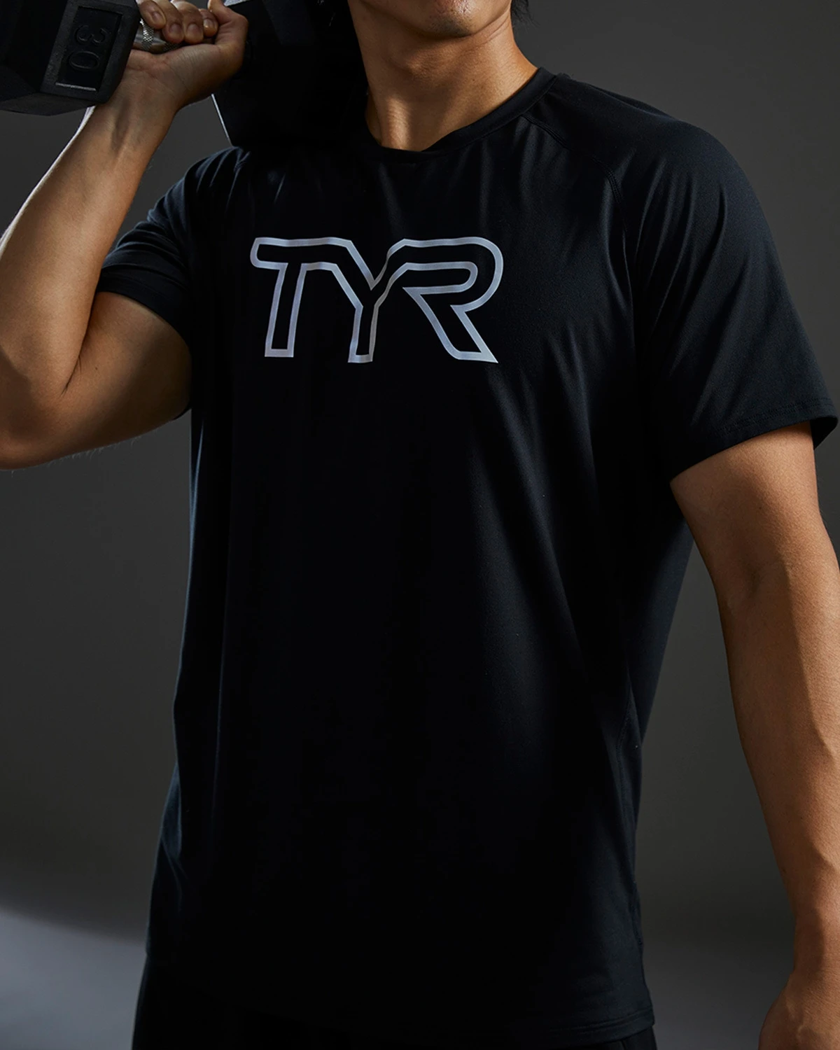 TYR ClimaDry™ Men's Raglan Big Logo Tech Tee - Solid 7 TYR ClimaDry™ Men's Raglan Big Logo Tech Tee - Solid - Image 7