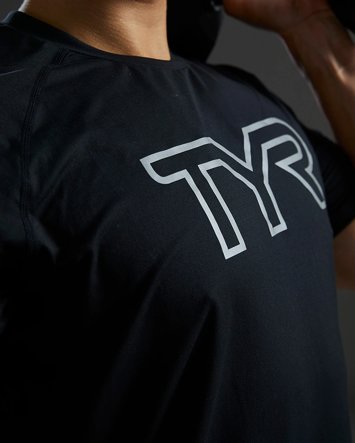 TYR ClimaDry™ Men's Raglan Big Logo Tech Tee - Solid 8 TYR ClimaDry™ Men's Raglan Big Logo Tech Tee - Solid - Image 8