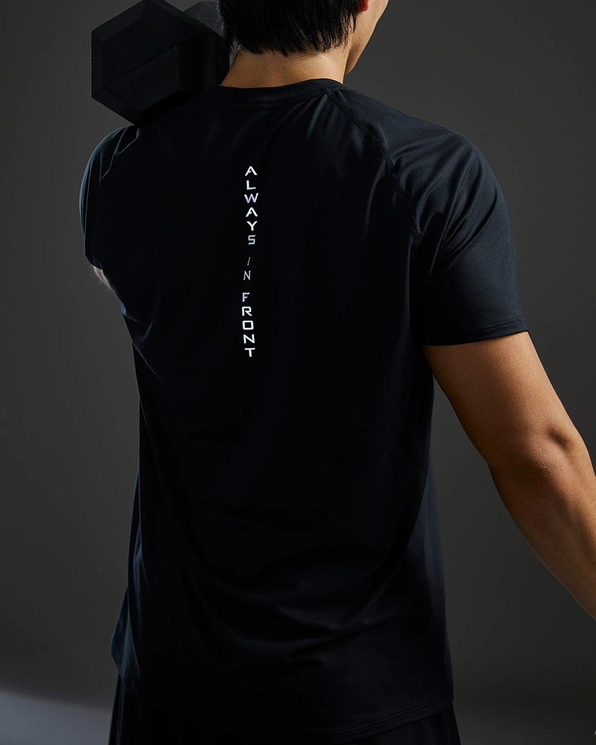 TYR ClimaDry™ Men's Raglan Big Logo Tech Tee - Solid 9 TYR ClimaDry™ Men's Raglan Big Logo Tech Tee - Solid - Image 9