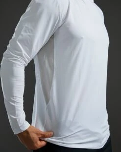 TYR SunDefense™ Men's Vented Hooded Shirt - Solid 19 TYR SunDefense™ Men's Vented Hooded Shirt - Solid -Tyr TSMPLH7A 100 alt08