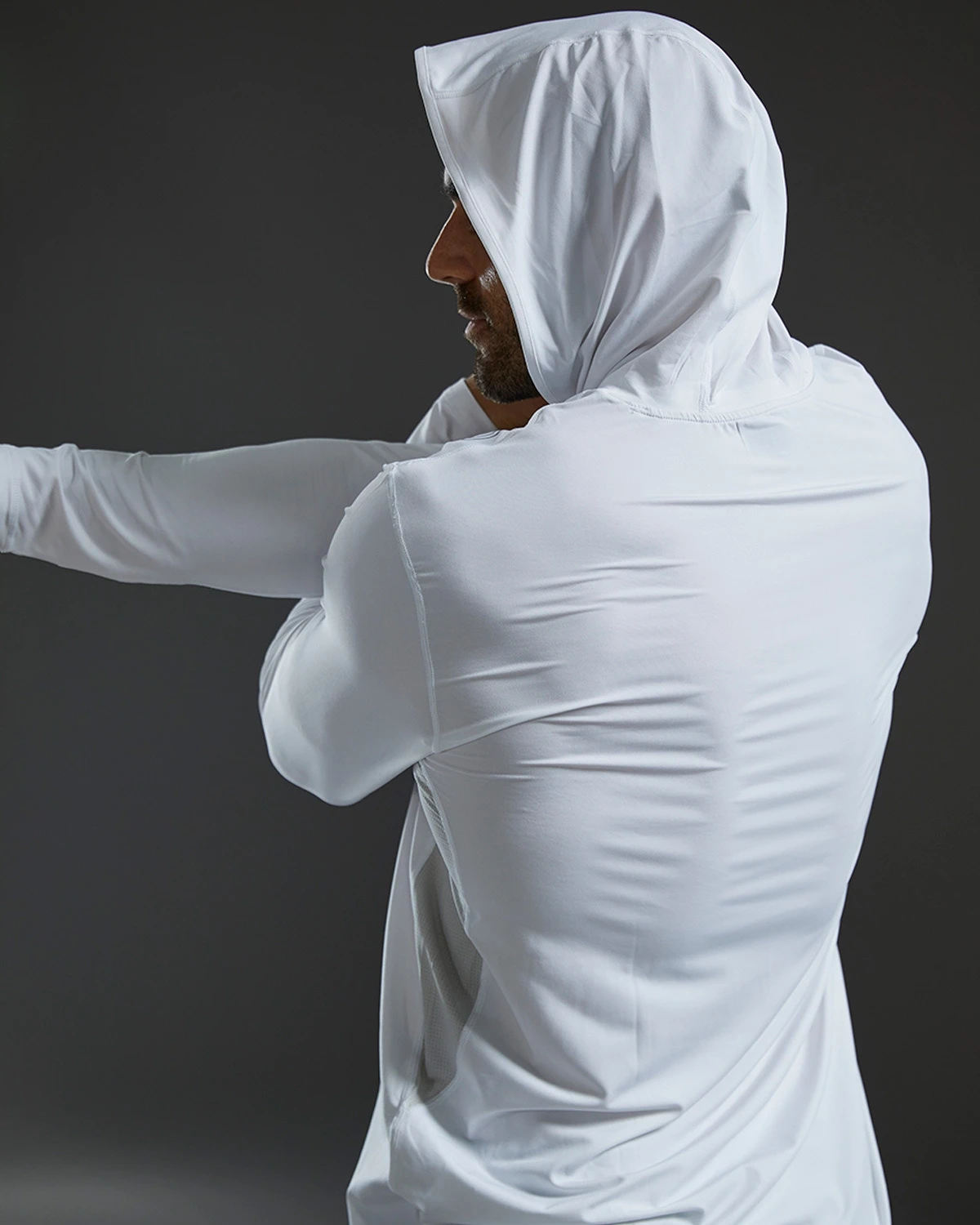 TYR SunDefense™ Men's Vented Hooded Shirt - Solid 9 TYR SunDefense™ Men's Vented Hooded Shirt - Solid - Image 9