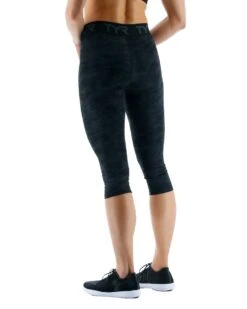 TYR Base Kinetic™ Women's Mid-Rise Logo Cropped Leggings - Blackout Camo 9 TYR Base Kinetic™ Women's Mid-Rise Logo Cropped Leggings - Blackout Camo -Tyr ftccb3a 001 alt04 2 4