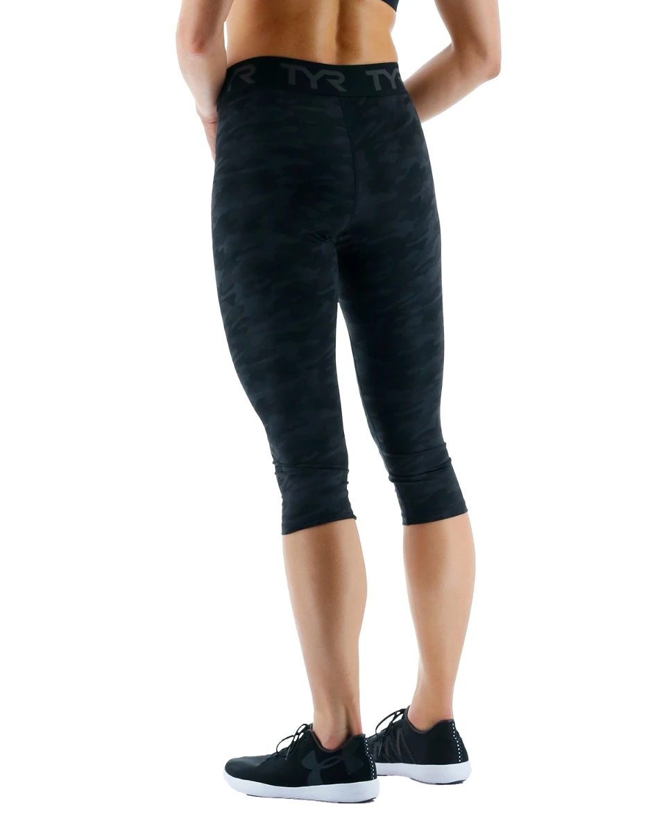 TYR Base Kinetic™ Women's Mid-Rise Logo Cropped Leggings - Blackout Camo 4 TYR Base Kinetic™ Women's Mid-Rise Logo Cropped Leggings - Blackout Camo - Image 4